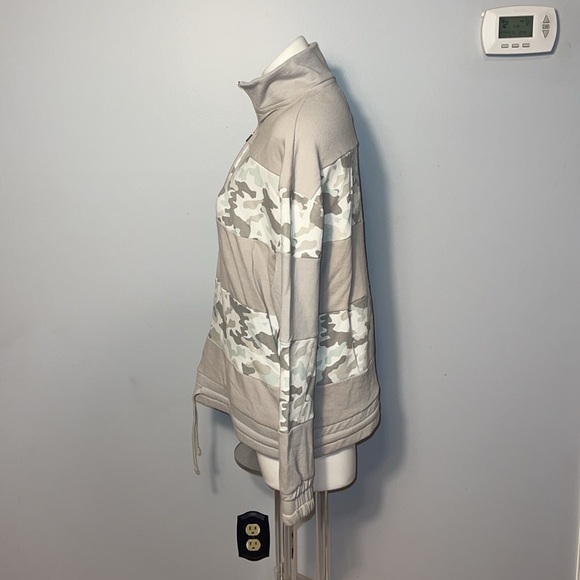 Simply Southern 1/4 Zip Striped Camouflage Pulloverr Jacket. NWT.  Large. - Picture 6 of 11
